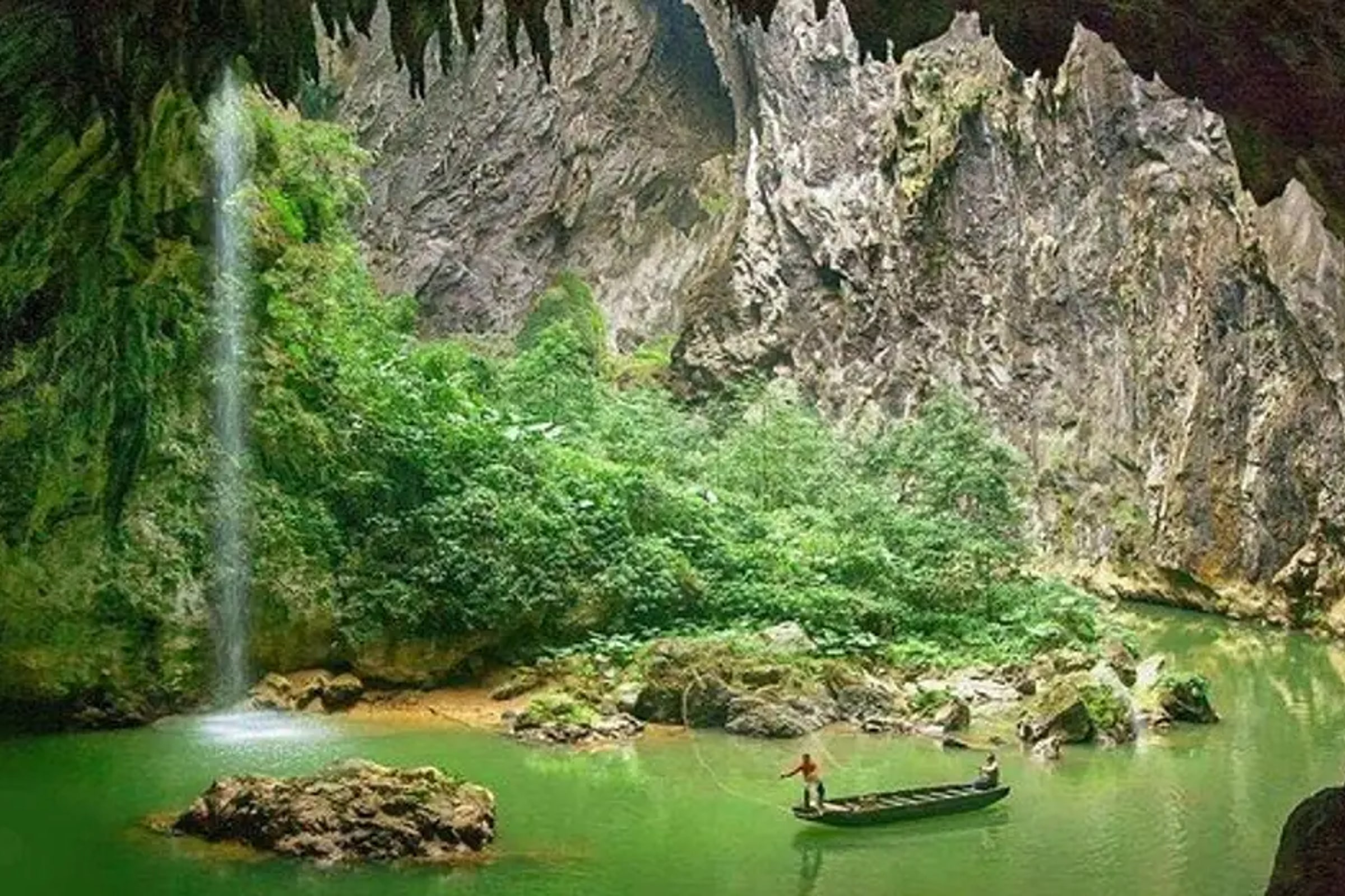 Private Day Tour to Yingxi Corridor and Cave Fairland(ChuanTianYan) fr Guangzhou